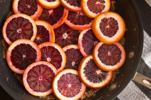 Blood oranges ready in the skillet