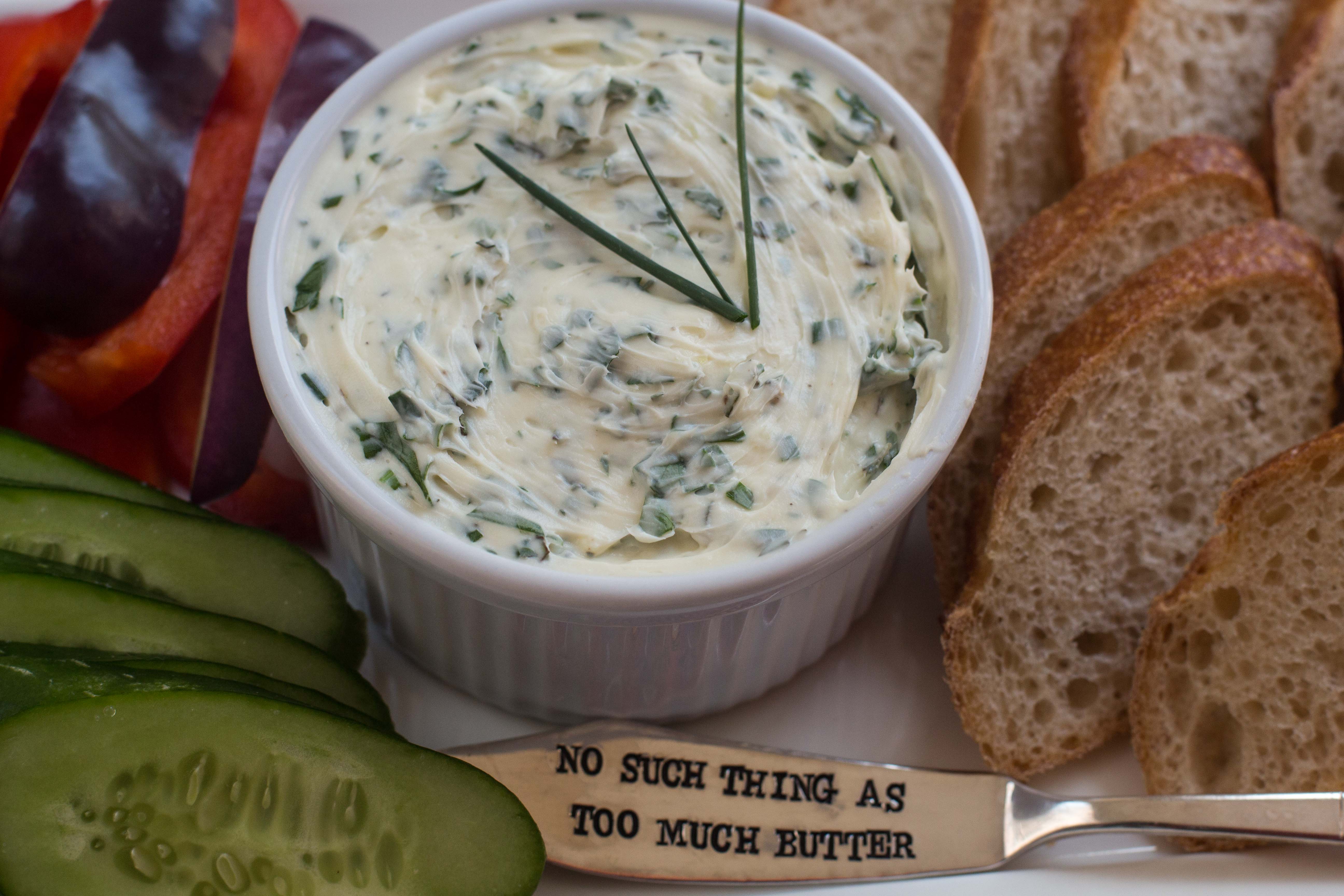 Fresh Herbs and Garlic Cream Cheese Spread